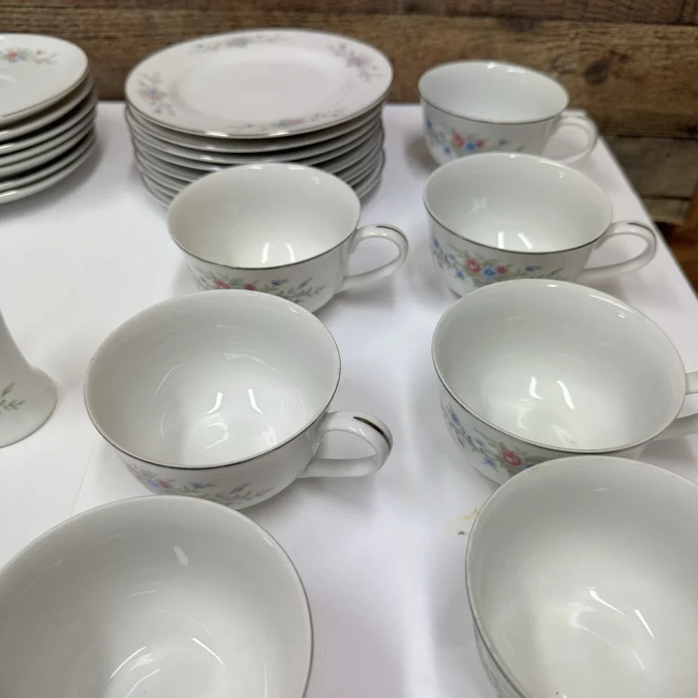 Florenteen Fine China Fantasia Japan 53 Piece Set- Service for 8 Floral Silver